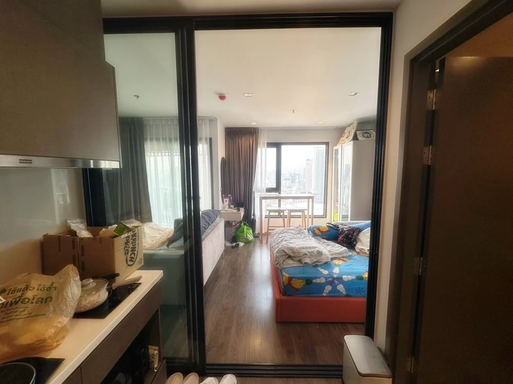 For rent!! Condo Life Ladprao Valley, 31st floor, fully furnished, just bring your bags and move in. Don't miss out!!