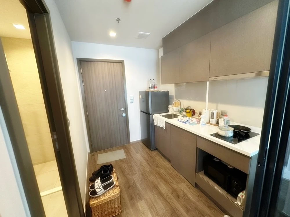 For rent!! Condo Life Ladprao Valley, 31st floor, fully furnished, just bring your bags and move in. Don't miss out!!