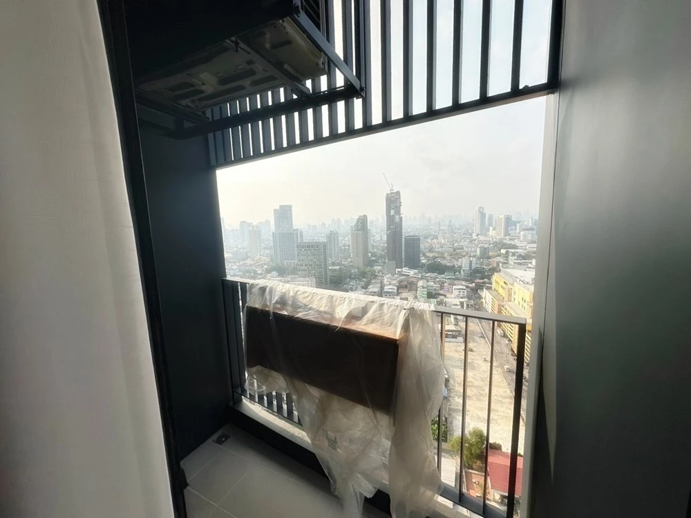 For rent!! Condo Life Ladprao Valley, 31st floor, fully furnished, just bring your bags and move in. Don't miss out!!