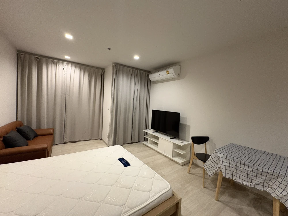 For rent!! Condo Life One Wireless, a new luxury condo located on Wireless Road. Complete facilities, don't miss it!! images