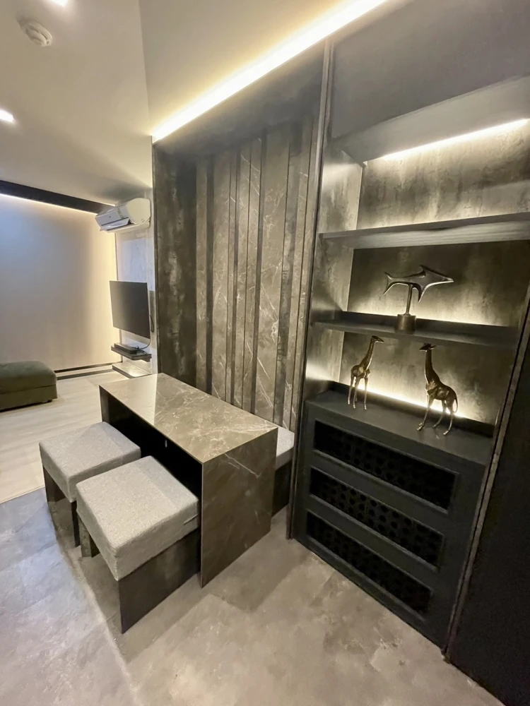 For rent!! Condo Life One Wireless, 35th floor, corner room, luxury condo, good location, convenient transportation, ready to move in, don't miss it!!