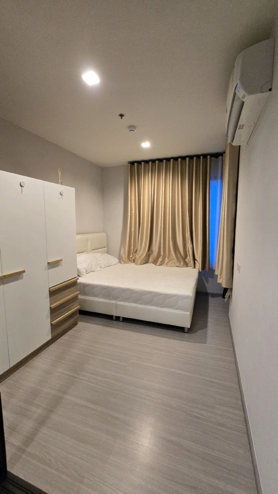 For rent!! Condo Life Sathorn - Sierra Condo near the BTS, convenient to travel into the city, complete lifestyle, hurry up and book now!!