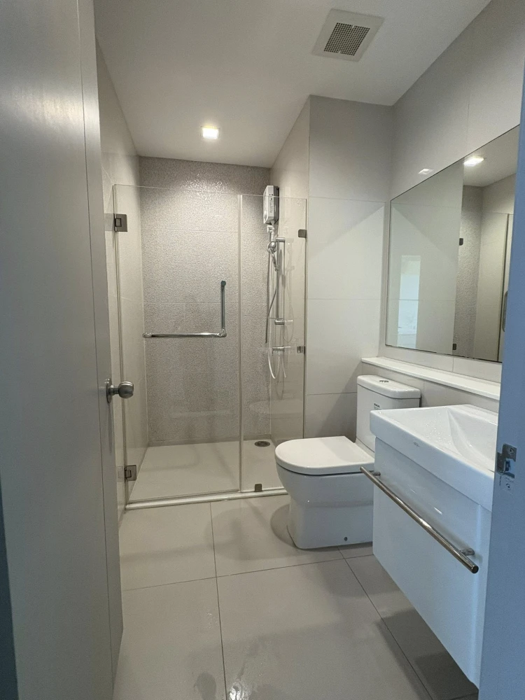 Condo for rent, Life Sukhumvit 62, ready to move in, fully furnished, high floor, spacious and comfortable. Book now!