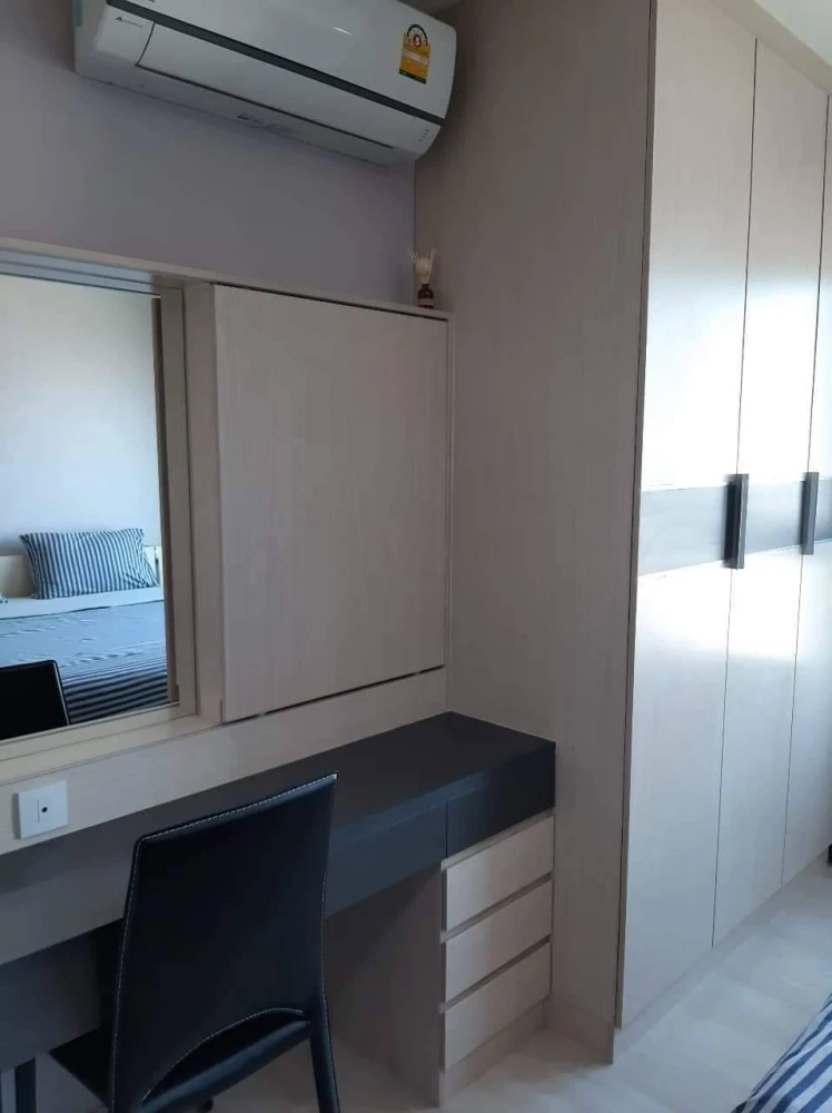 For rent!! Condo Life Asoke, size 30 sq m, fully furnished room You can carry your bag and move in. Hurry up!!