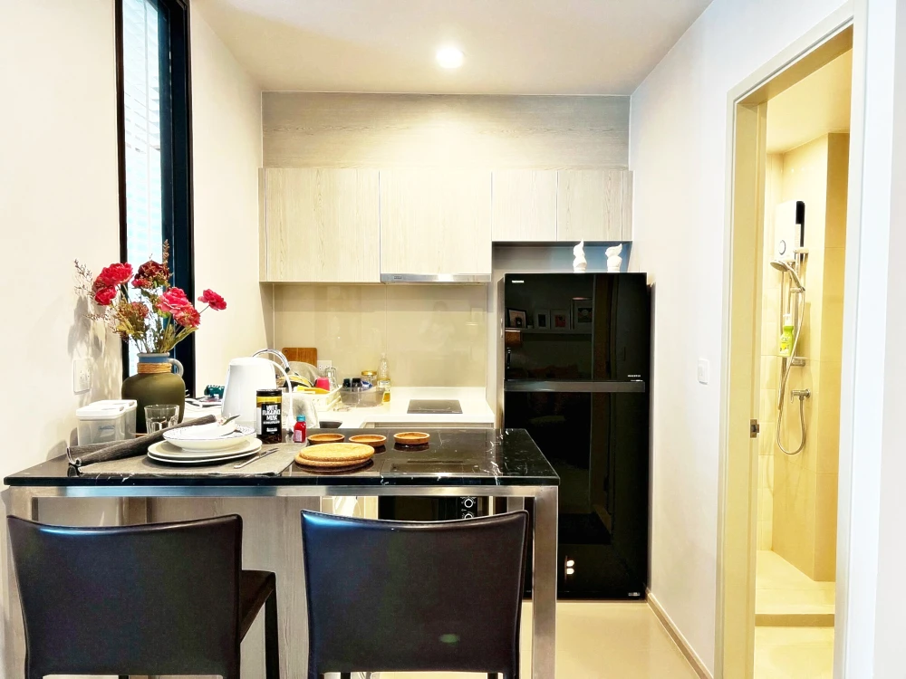 Condo for rent! Life Asoke, 25th floor, swimming pool view, beautiful room, fully furnished, ready to move in! Reserve now!!
