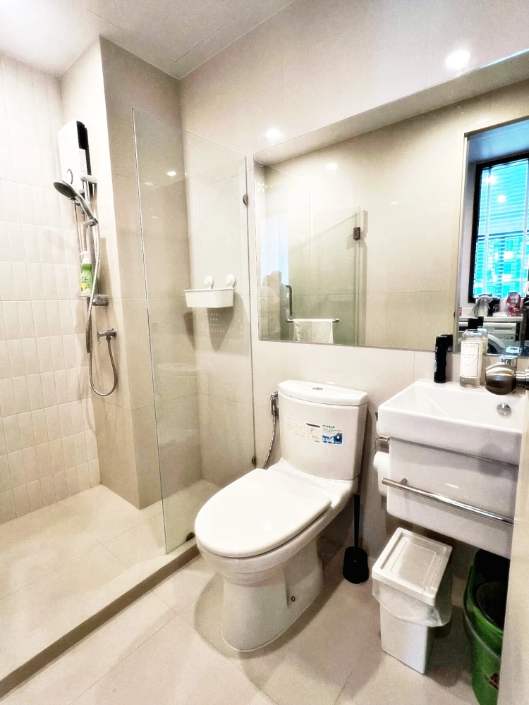 Condo for rent! Life Asoke, 25th floor, swimming pool view, beautiful room, fully furnished, ready to move in! Reserve now!!