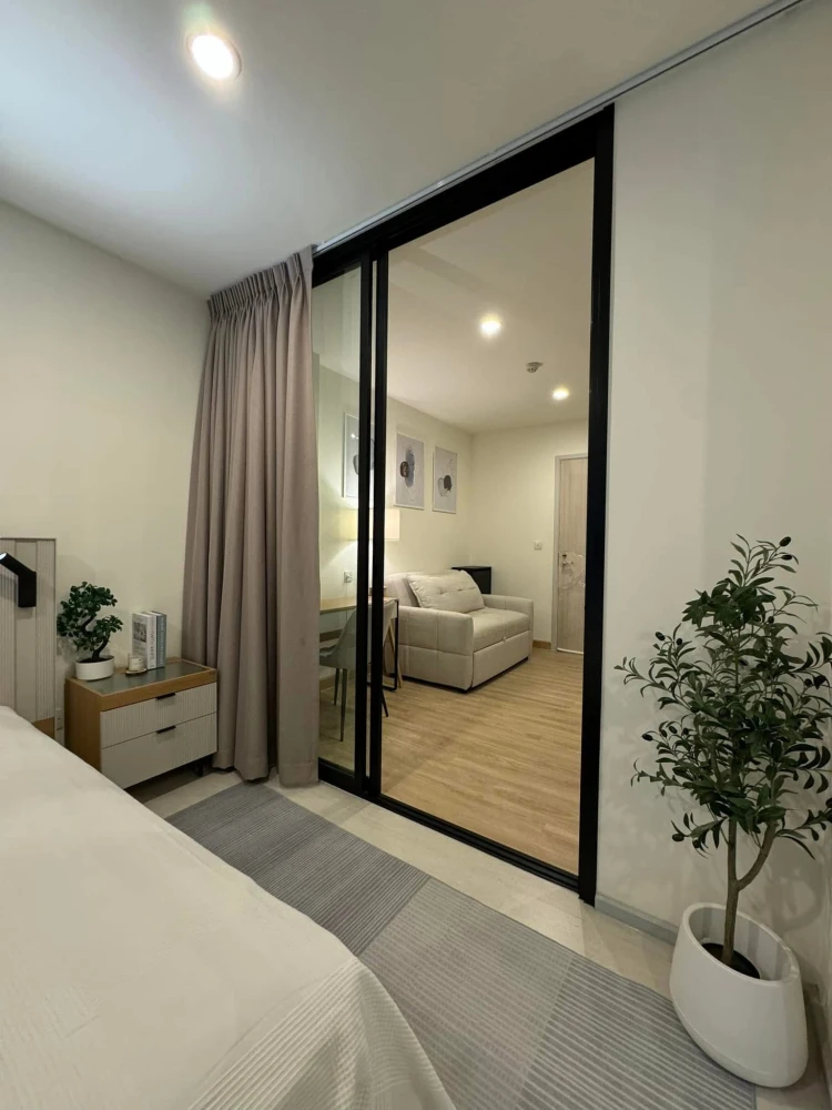 Condo for rent, Life Asoke, good location, convenient transportation, complete facilities, do not miss it.