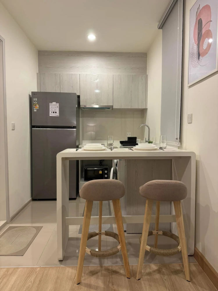 Condo for rent, Life Asoke, good location, convenient transportation, complete facilities, do not miss it.