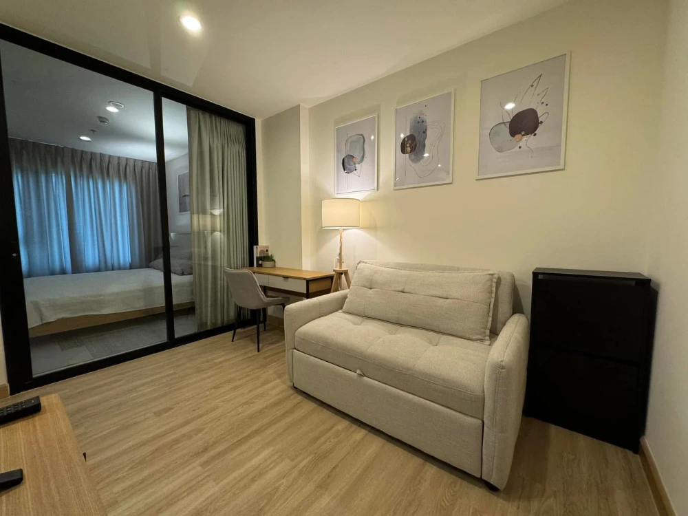 Condo for rent, Life Asoke, good location, convenient transportation, complete facilities, do not miss it.