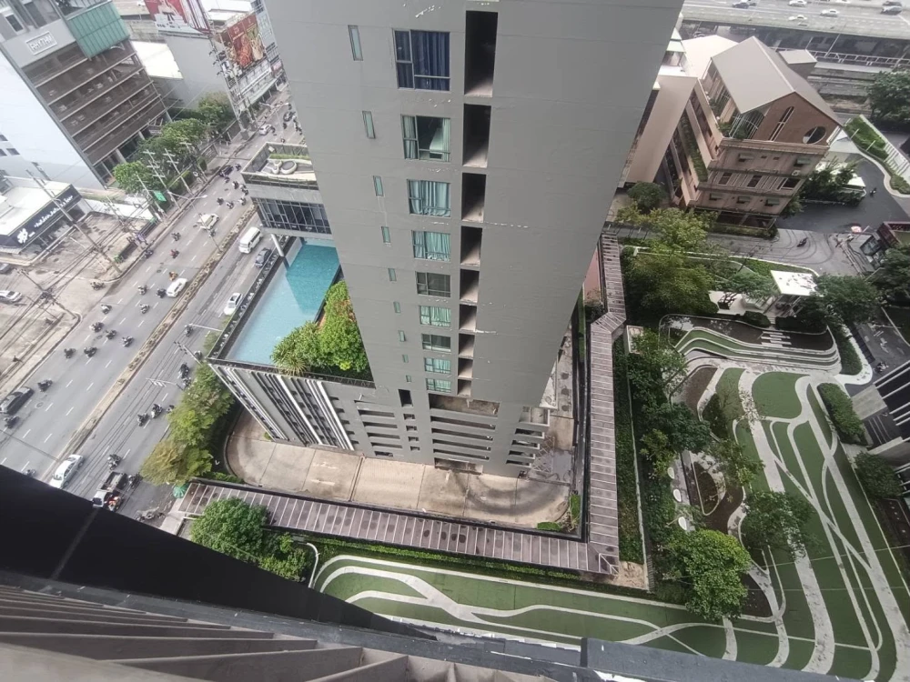 For Rent – Life Asoke-Rama 9