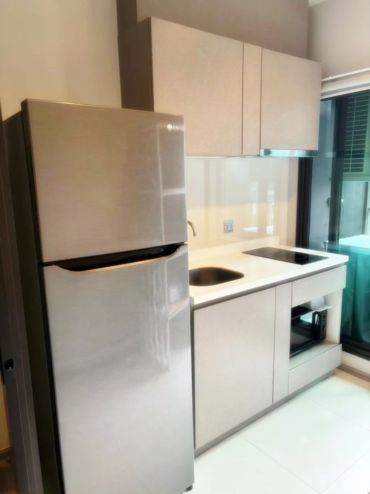For rent!! Condo Life Asoke-Rama 9 Beautiful condo, good location, convenient transportation, hurry up and book now!!