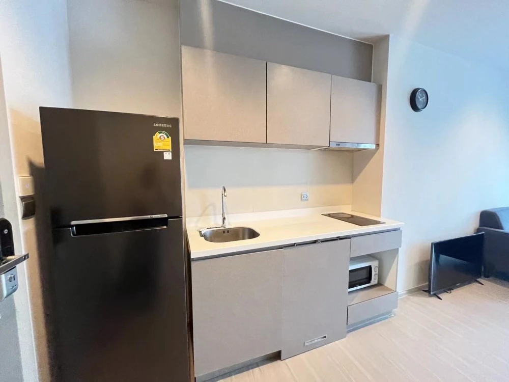 For rent!! Life Asoke-Rama 9 Condo, 14th floor, beautiful room, fully furnished, great price, don't miss it!!