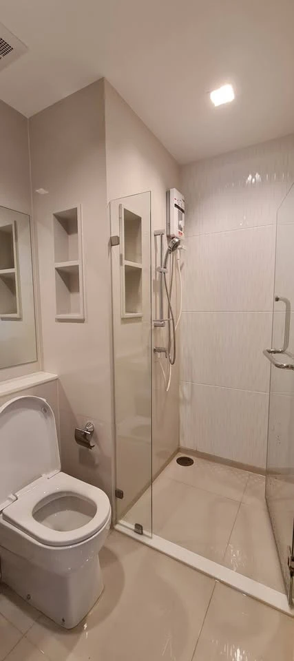 Condo for rent Life Asoke-Rama 9, high floor, beautiful view, no block, new room, walk near the train, hurry to reserve