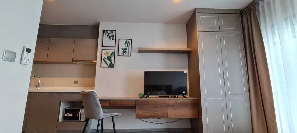Condo for rent Life Asoke-Rama 9, high floor, beautiful view, no block, new room, walk near the train, hurry to reserve