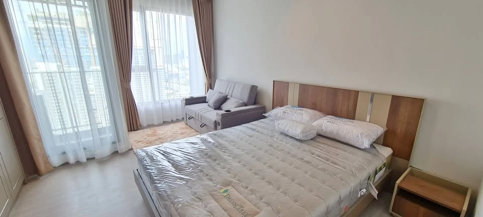 Condo for rent Life Asoke-Rama 9, high floor, beautiful view, no block, new room, walk near the train, hurry to reserve