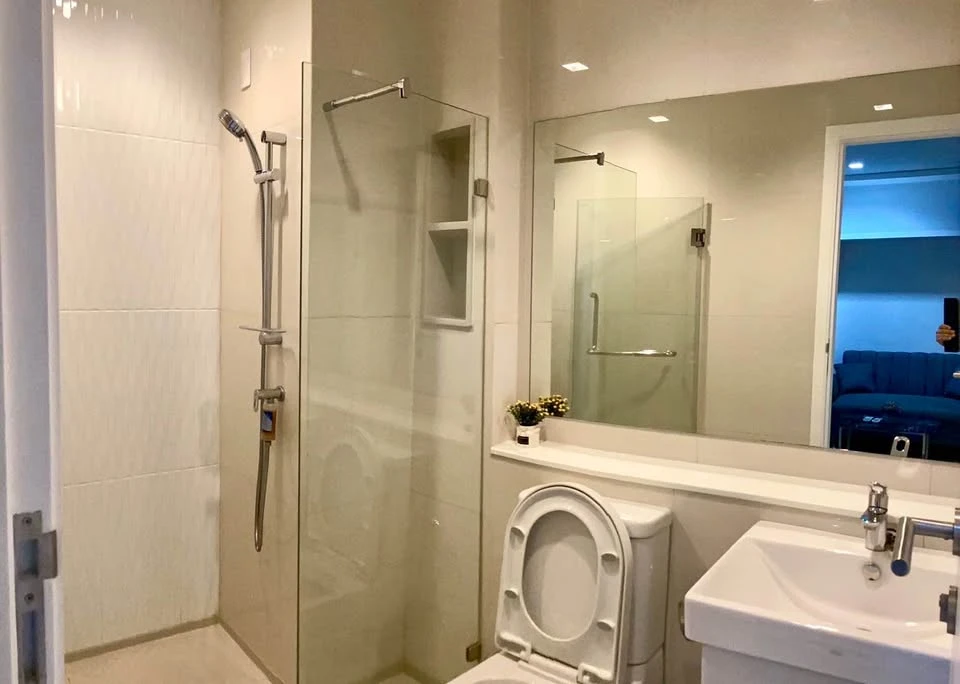 Condo for rent, Life Asoke-Rama 9, unblocked view, beautiful city view, fully furnished, must book like this.