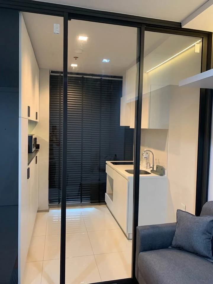 Condo for rent, Life Asoke-Rama 9, unblocked view, beautiful city view, fully furnished, must book like this.