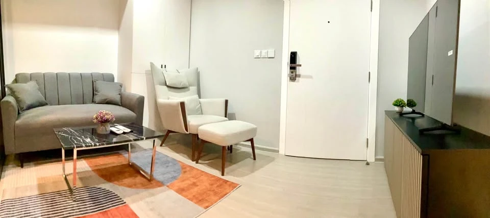 Condo for rent, Life Asoke-Rama 9, unblocked view, beautiful city view, fully furnished, must book like this.