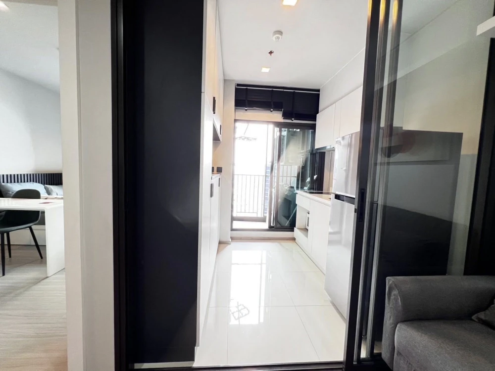 Condo for rent, Life Asoke-Rama 9, unblocked view, beautiful city view, fully furnished, must book like this.