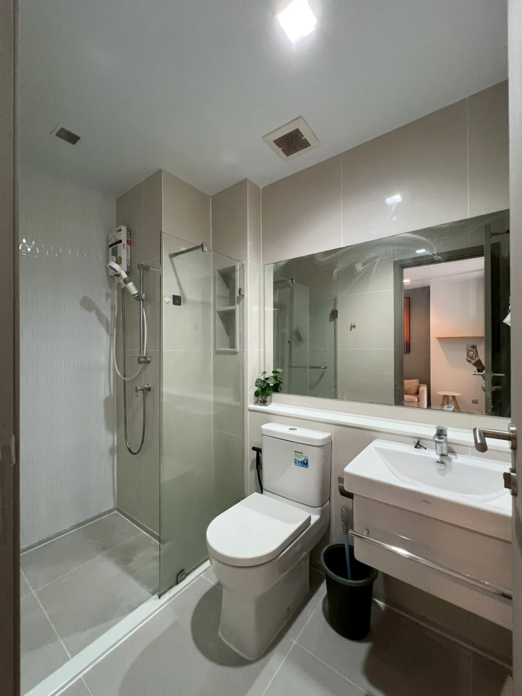 Condo for rent, Life Asoke-Rama 9. Nice room, great vibe. Book now!!