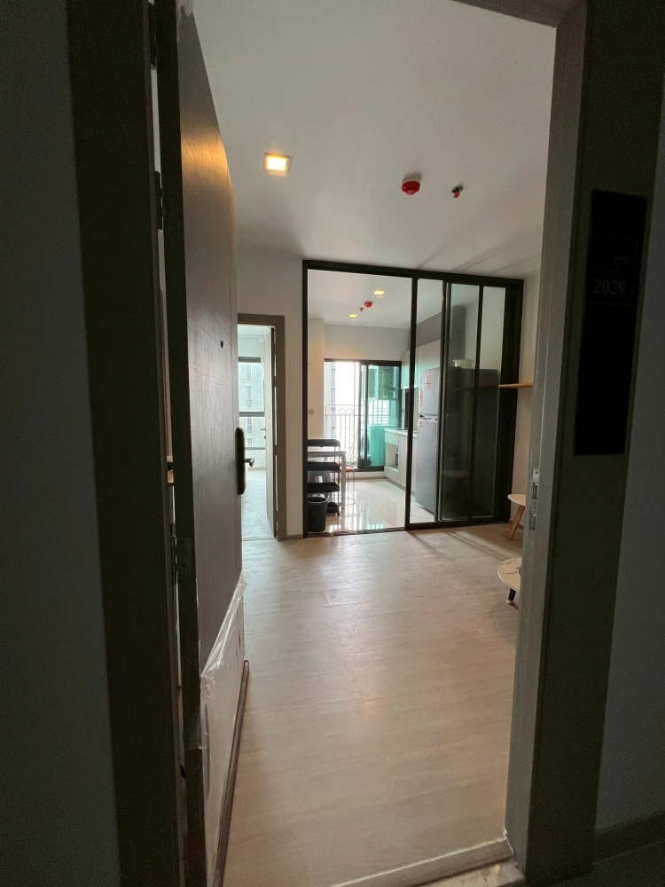 Condo for rent, Life Asoke-Rama 9. Nice room, great vibe. Book now!!