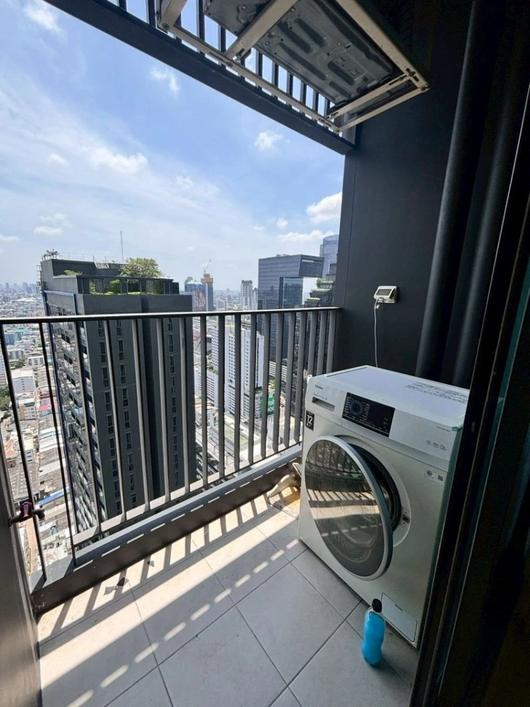 Condo for rent, Life Asoke-Rama 9, fully furnished, ready to move in. Don't miss it!