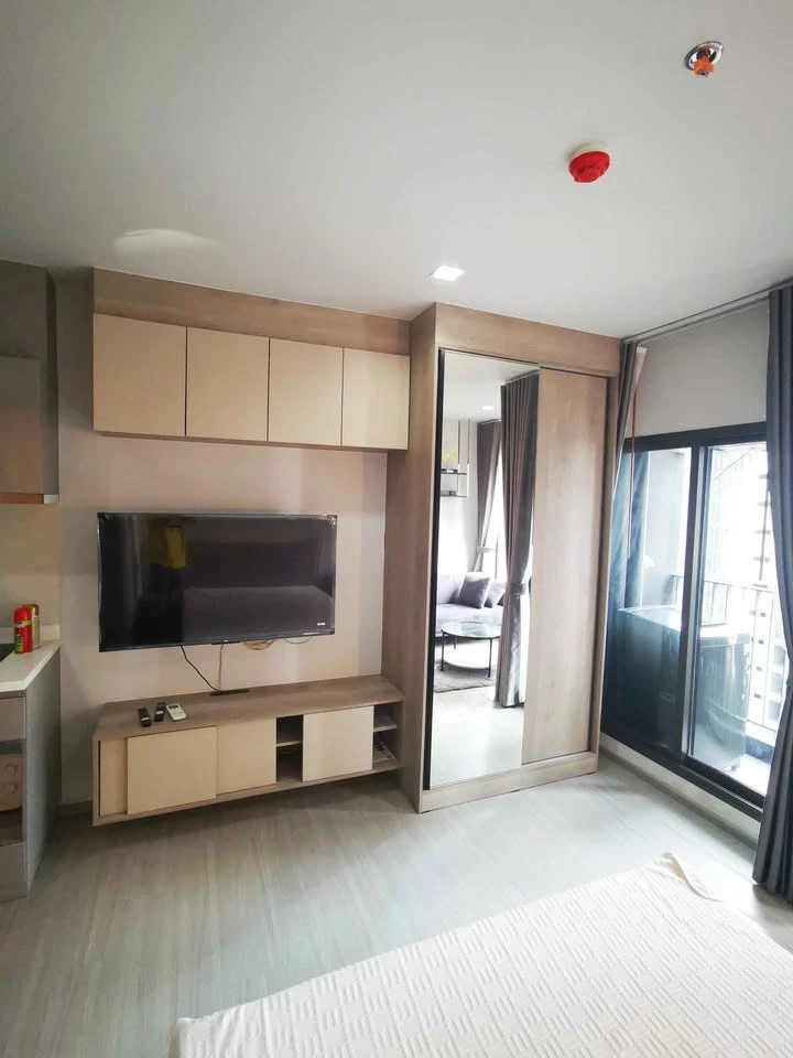 Condo for rent, Life Asoke-Rama 9, studio room, 16th floor, high view, not expensive, hurry and book now, don't miss out.