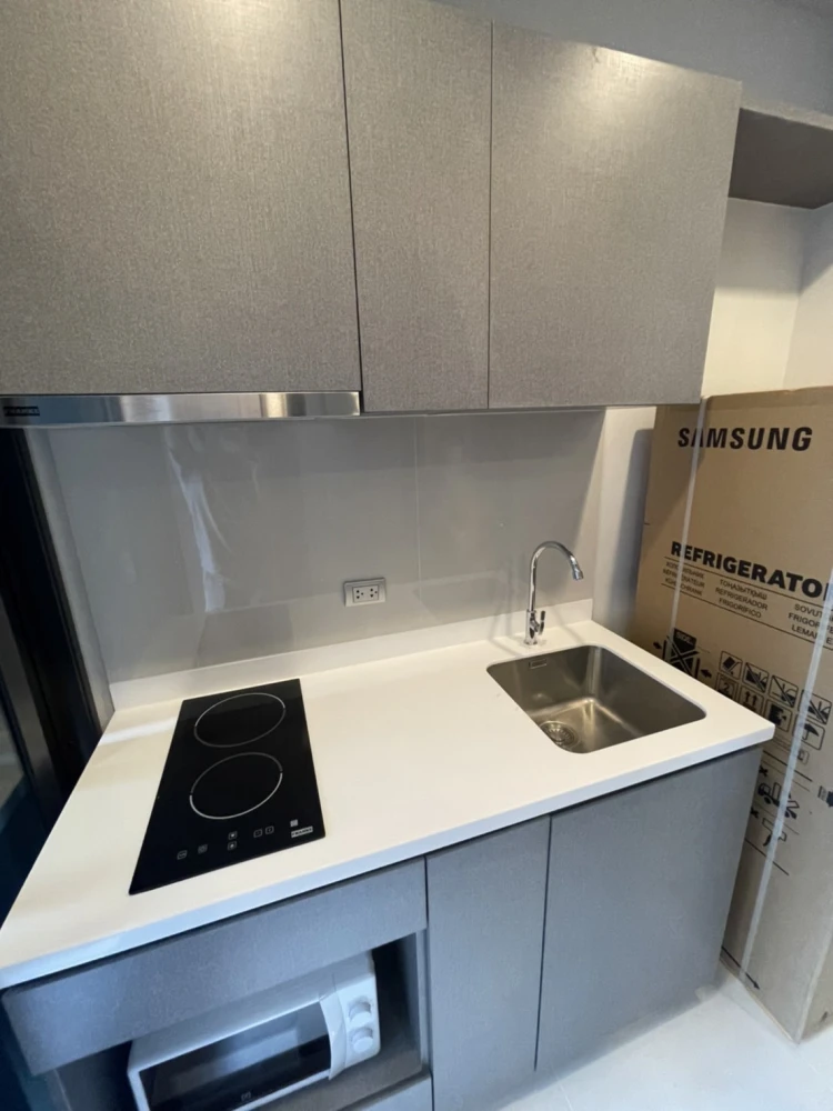 For rent!! Life Asoke Hype Condo, 15th floor, beautiful room, fully furnished, ready to move in. Don't miss out! Reserve now!!