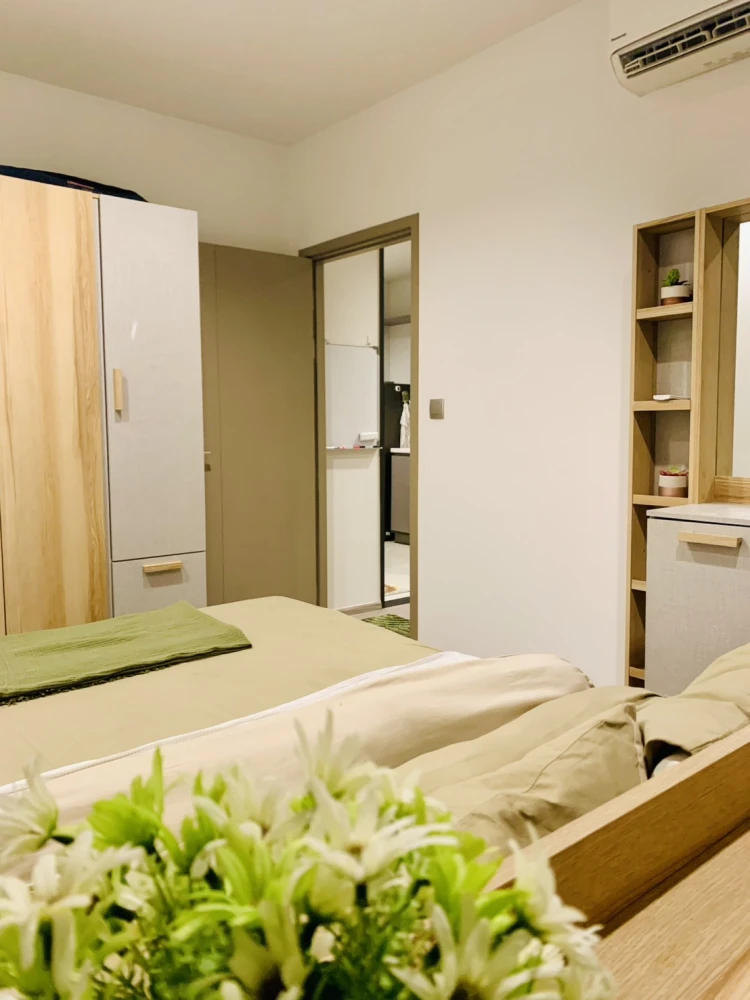 For rent: Life Asoke Hype Condo, 17th floor, beautiful unit, fully furnished, ready to move in. Don't miss it!!