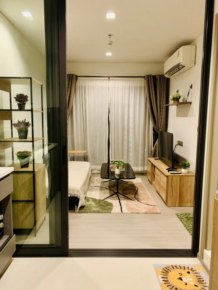 For rent: Life Asoke Hype Condo, 17th floor, beautiful unit, fully furnished, ready to move in. Don't miss it!!