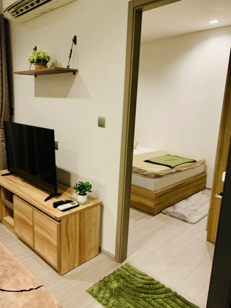 For rent: Life Asoke Hype Condo, 17th floor, beautiful unit, fully furnished, ready to move in. Don't miss it!!