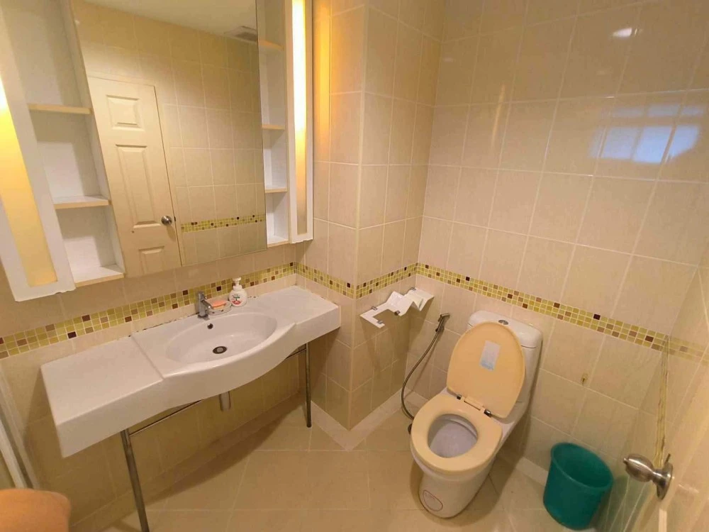 For rent!! Life @ BTS Tha Phra condo, 5th floor, convenient transportation, next to the BTS station, ready to move in, hurry and book now!!