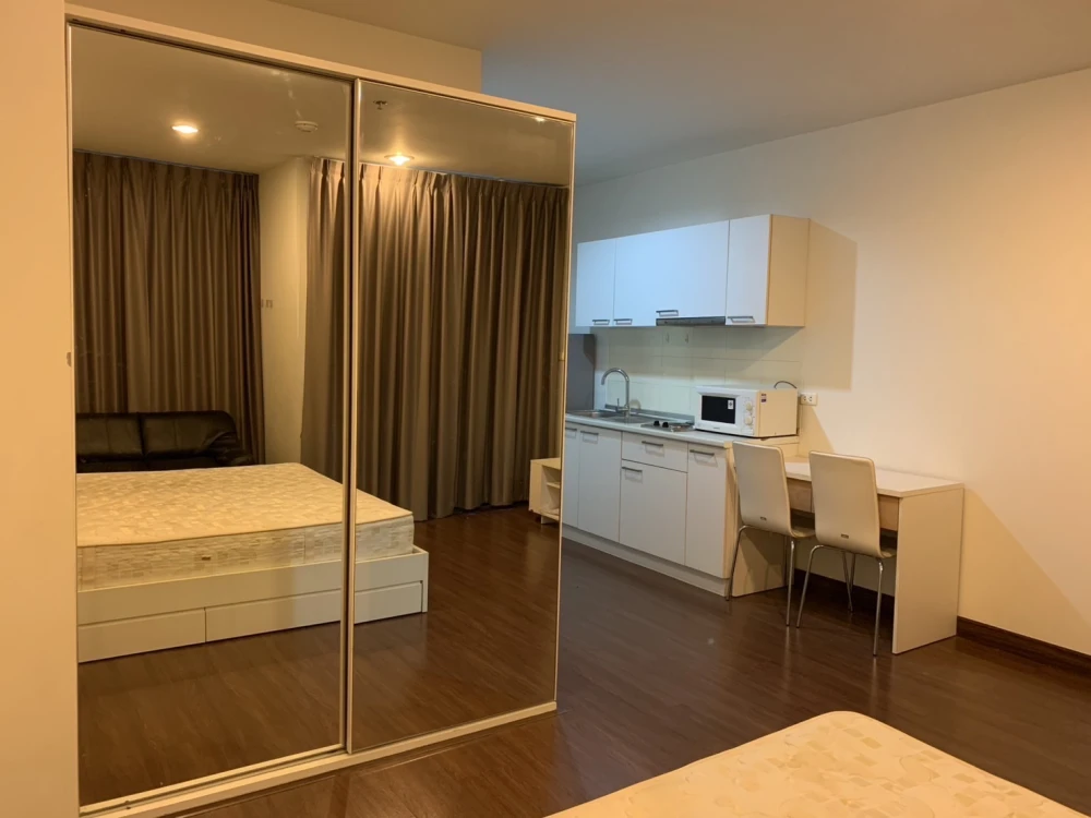 For rent!! Condo Life @ BTS Tha Phra, beautiful room, fully furnished, just bring your bags and move in!!
