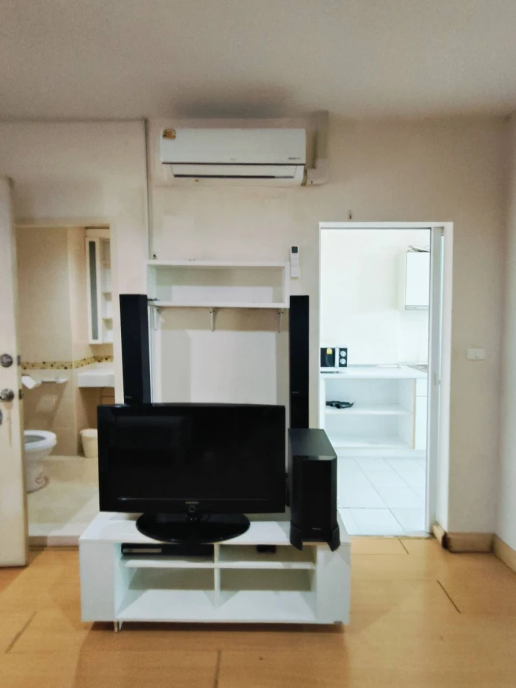 For rent: Condo Life at BTS Tha Phra, white room, comfortable, spacious, ready to move in. You shouldn't miss it.