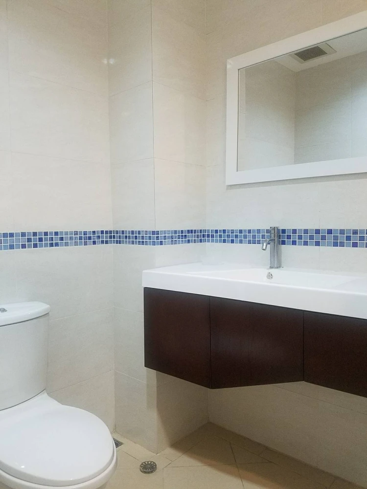 For rent!! Condo Life @ Sathorn 10, room number 48/44, fully furnished, high floor, beautiful view, don't wait, hurry up and book now!!