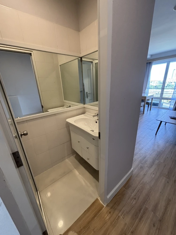 Condo for rent, I-House Rama 9-Ekkamai, room ready to move in.