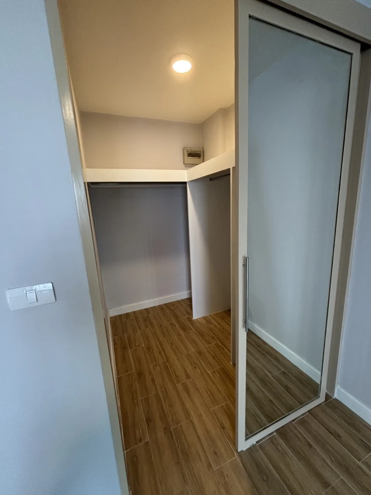 Condo for rent, I-House Rama 9-Ekkamai, room ready to move in.