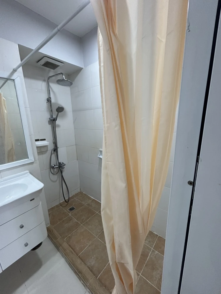 Condo for rent, I-House Rama 9-Ekkamai, room ready to move in.