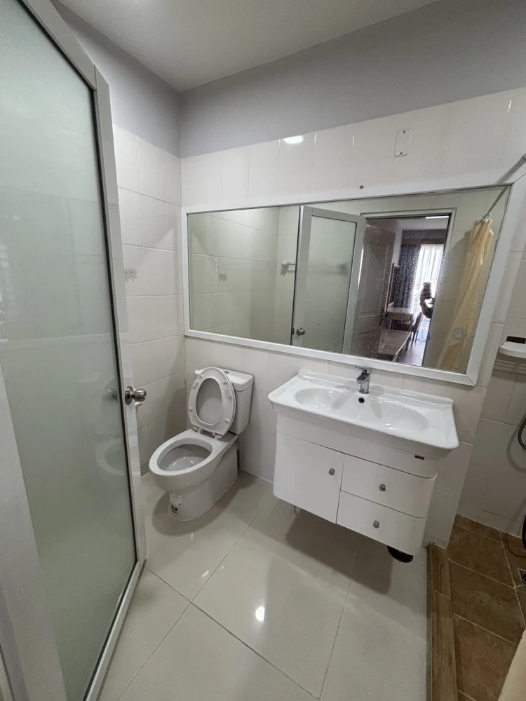 Condo for rent, I-House Rama 9-Ekkamai, room ready to move in.