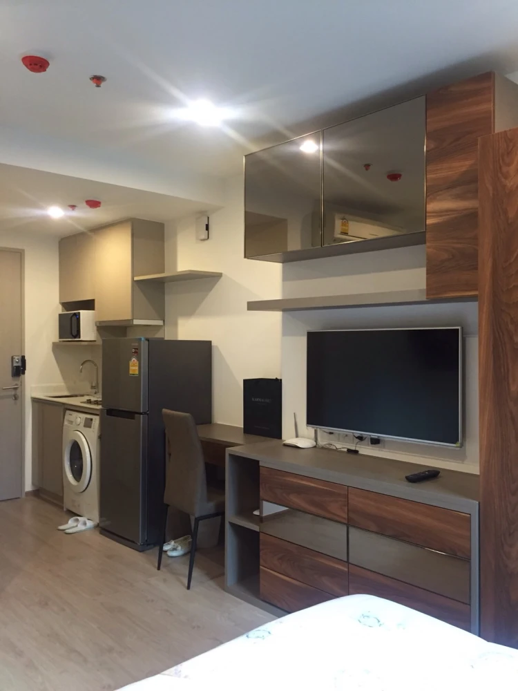 Condo for rent, Ideo Q Chula-Samyan, garden view, double door to the balcony, beautiful room.