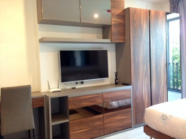 Condo for rent, Ideo Q Chula-Samyan, garden view, double door to the balcony, beautiful room.