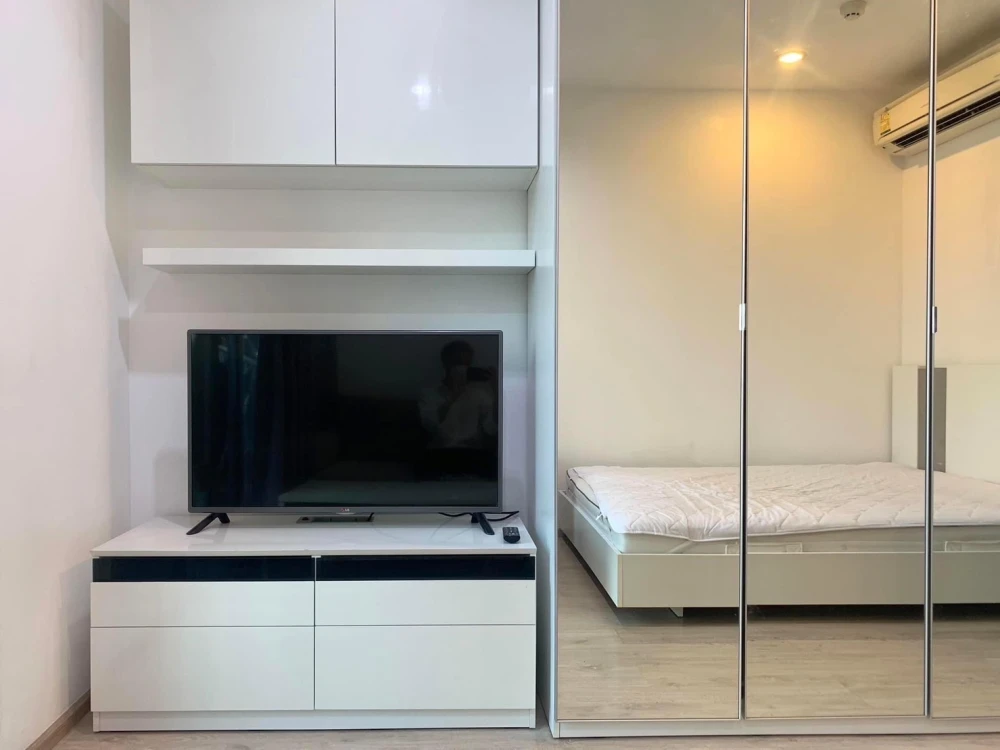 Condo for rent, Ideo Q Chula-Samyan, beautiful built-in room pool view Complete facilities. Urgent!