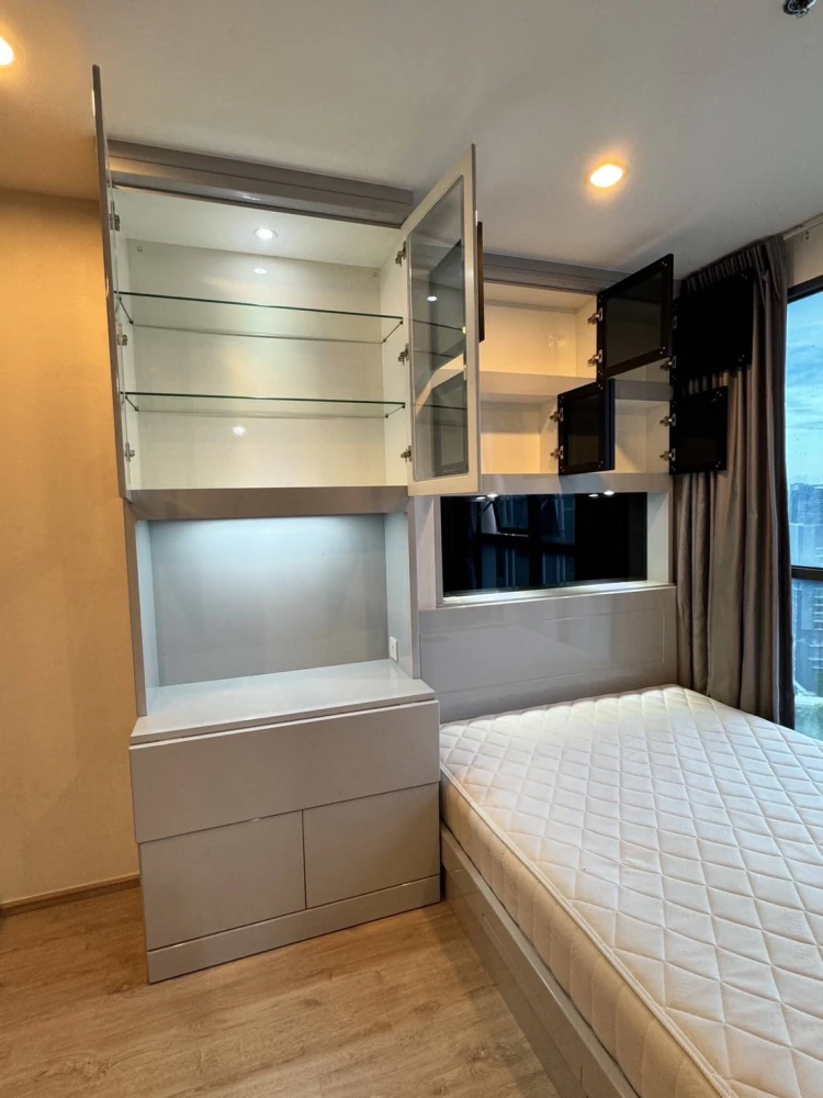 For rent!! Condo Ideo Q Chula-Samyan, room number 660/1474, the most spacious room. You can't reserve it anymore. Don't miss it!!