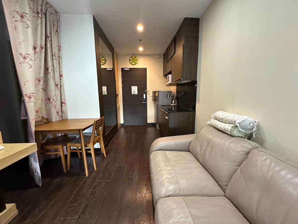 Condo for rent, Ideo Q Phayathai, high floor, beautiful view, privacy. Can't miss it anymore.