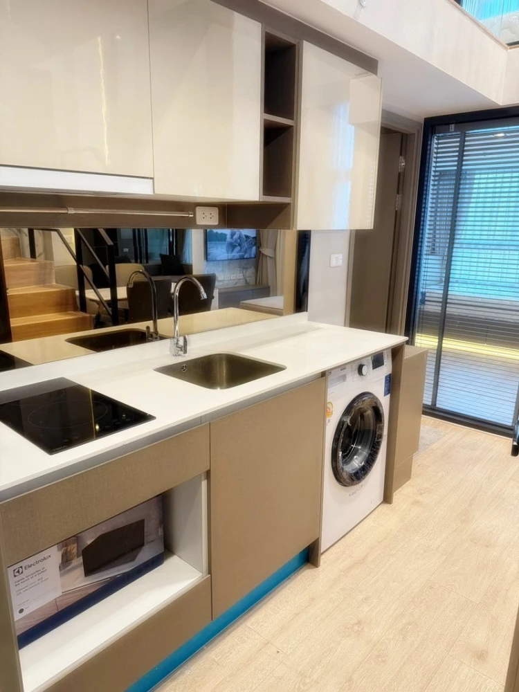 For rent!! Condo Ideo Rama 9 - Asoke, 34th floor, beautiful view, new room, fully furnished, ready to move in, don't miss it!!