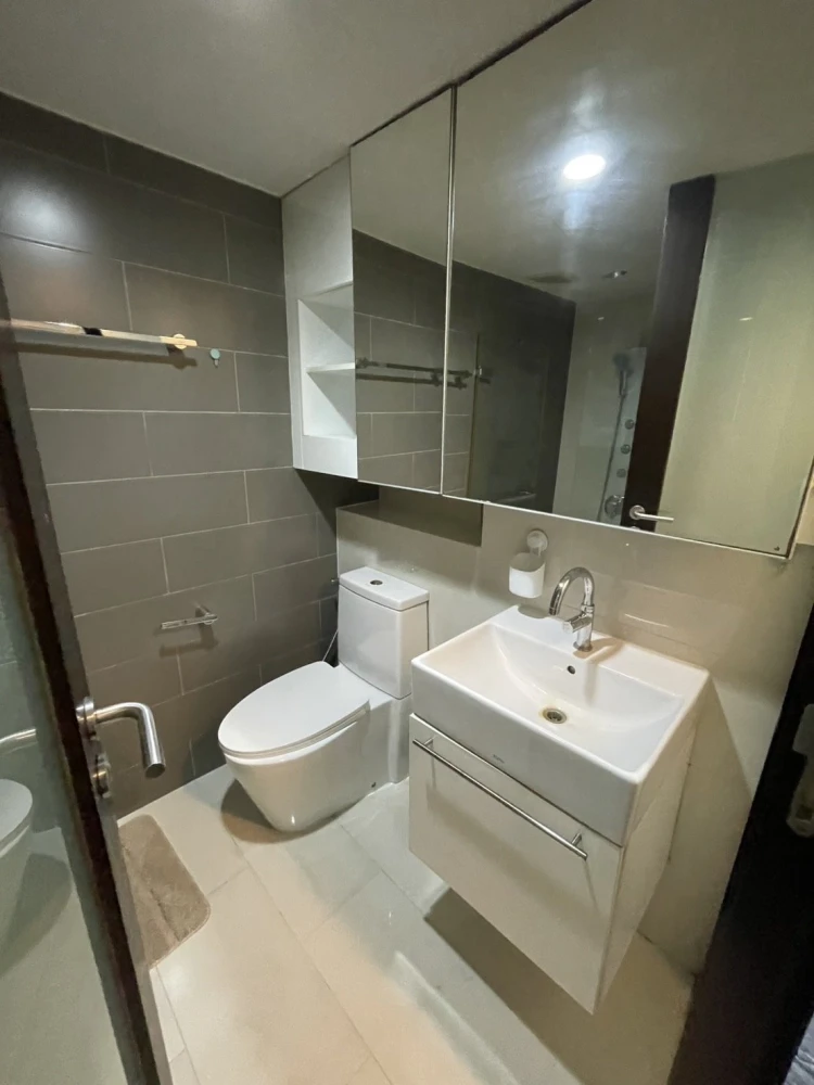 For rent!! Condo Ideo Morph 38, 9th floor, beautiful and livable, fully furnished, ready to move in. Don't miss out!!