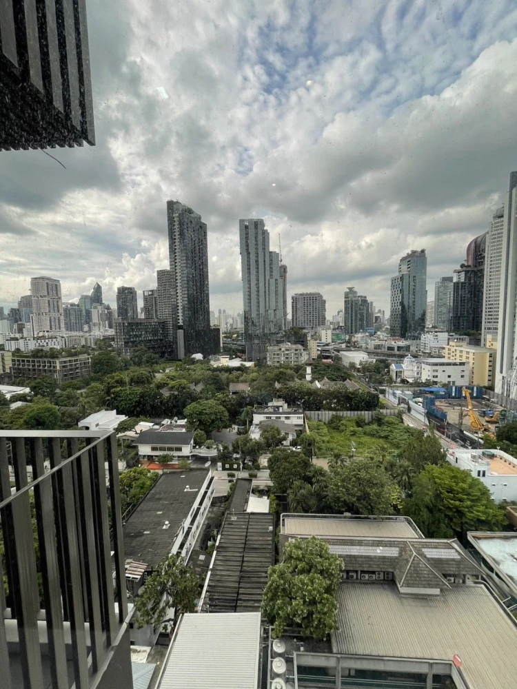 For rent!! Condo Ideo Morph 38, 9th floor, beautiful and livable, fully furnished, ready to move in. Don't miss out!!