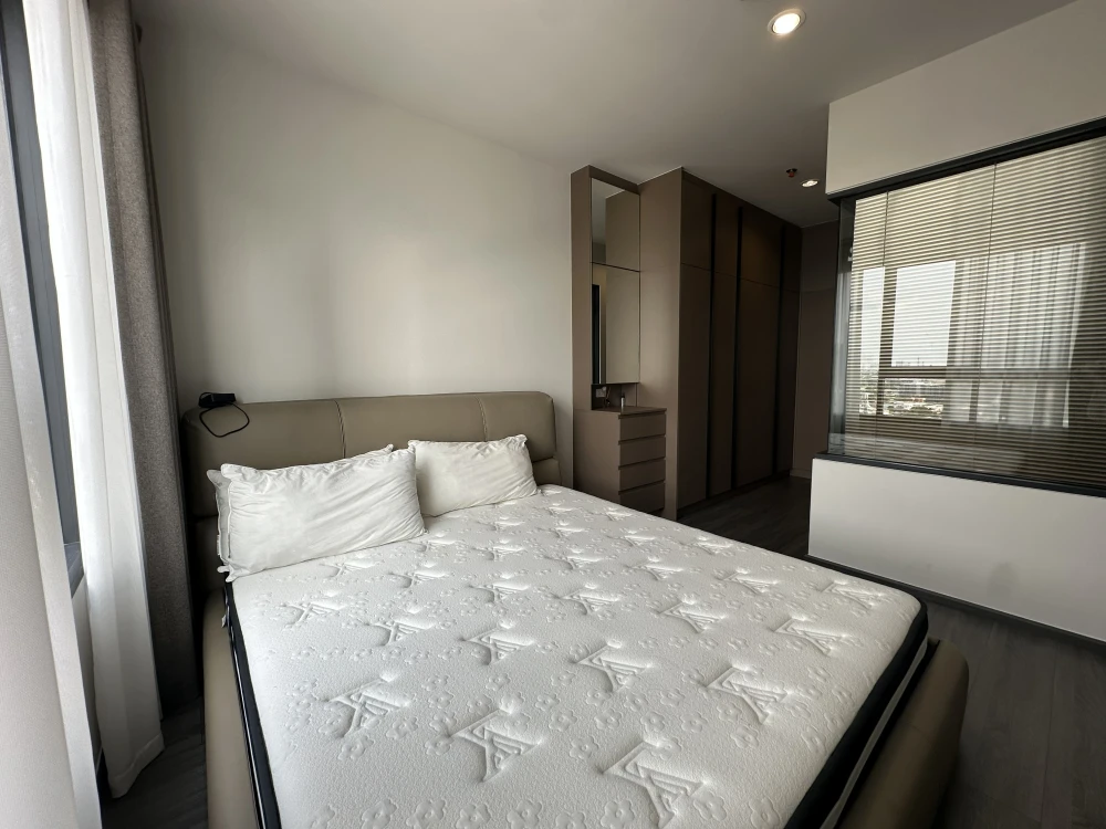 For rent!! Ideo Sukhumvit - Rama 4 Condo, 12A Floor, beautifully decorated. Reserve now and you'll regret it! Ready to move in! Don't miss out!!