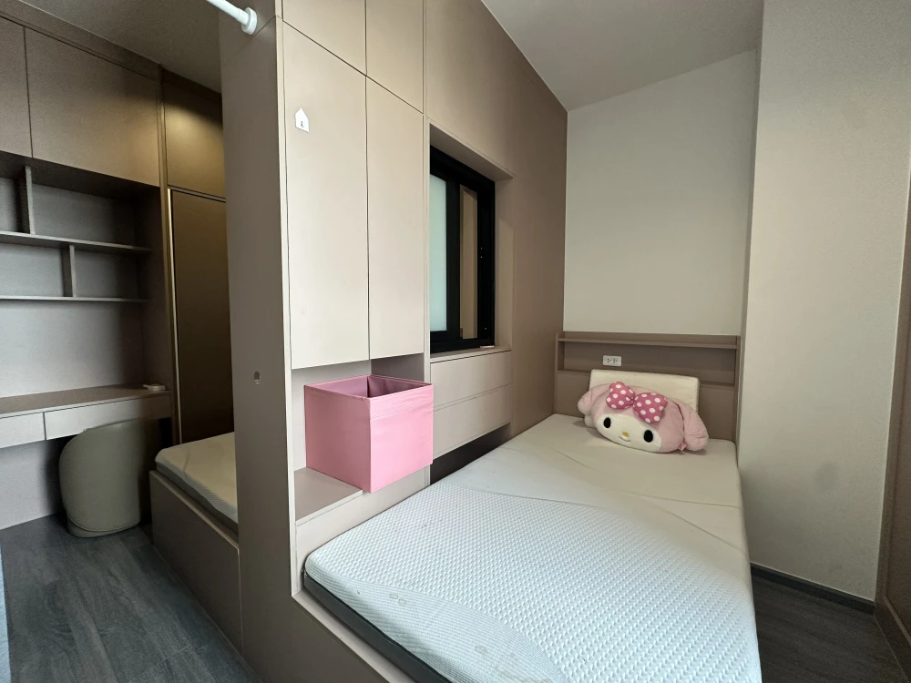 For rent!! Ideo Sukhumvit - Rama 4 Condo, 12A Floor, beautifully decorated. Reserve now and you'll regret it! Ready to move in! Don't miss out!!