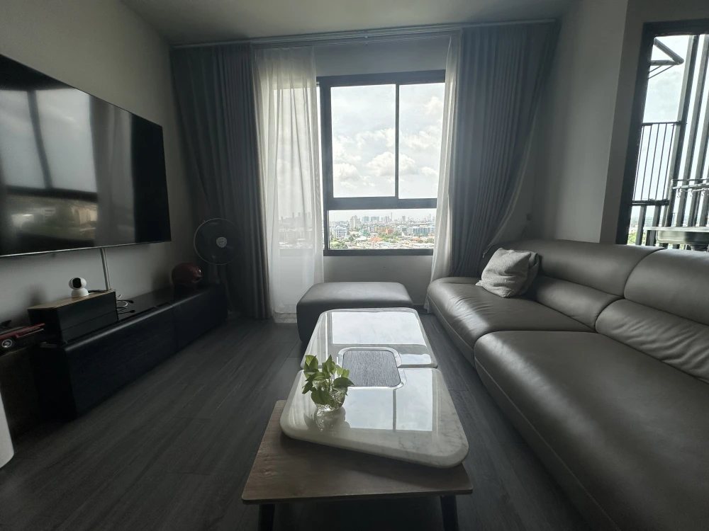For rent!! Ideo Sukhumvit - Rama 4 Condo, 12A Floor, beautifully decorated. Reserve now and you'll regret it! Ready to move in! Don't miss out!!